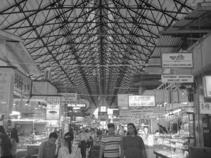 The main hall of the market, the high roof helping keep the heat of the day away